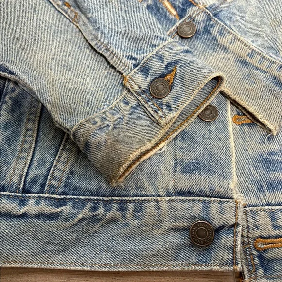 Vintage Denim Jean Jacket with One of a Kind Corgi Mural Masterpiece! - Picture 5 of 11